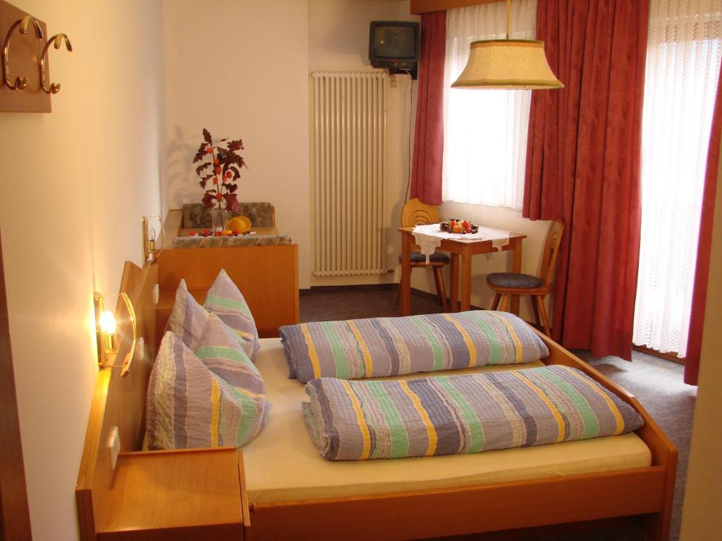 Gasthof Hotel Wöhrmaurer Velturno Rum bild